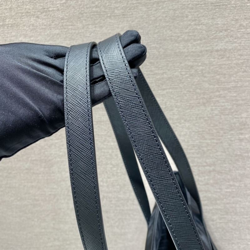 Pra*a tote bags
